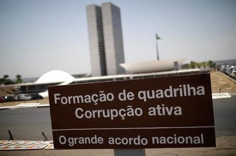 Ranking de corrupção mostra Brasil com nota mais baixa desde 2012