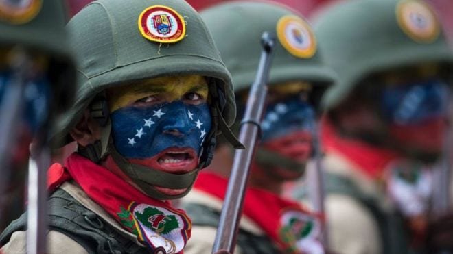 Governo de Maduro perto de sua queda com deserção de mais de 270 militares