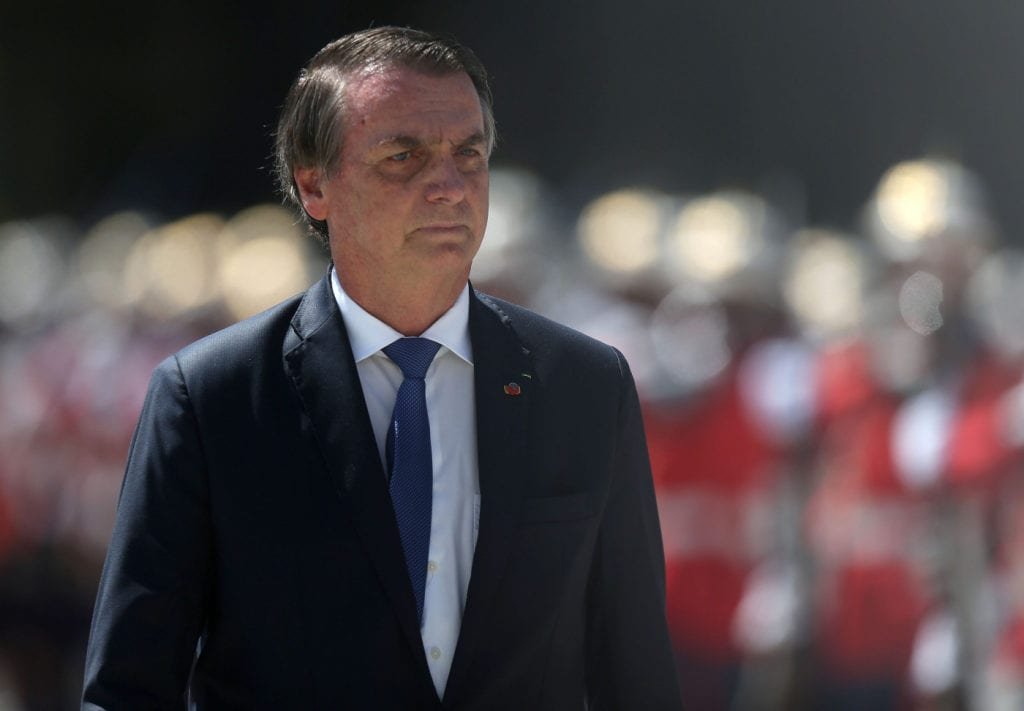 Bolsonaro pede ‘sacrifício’ de militares e diz que não esquecerá especificidades