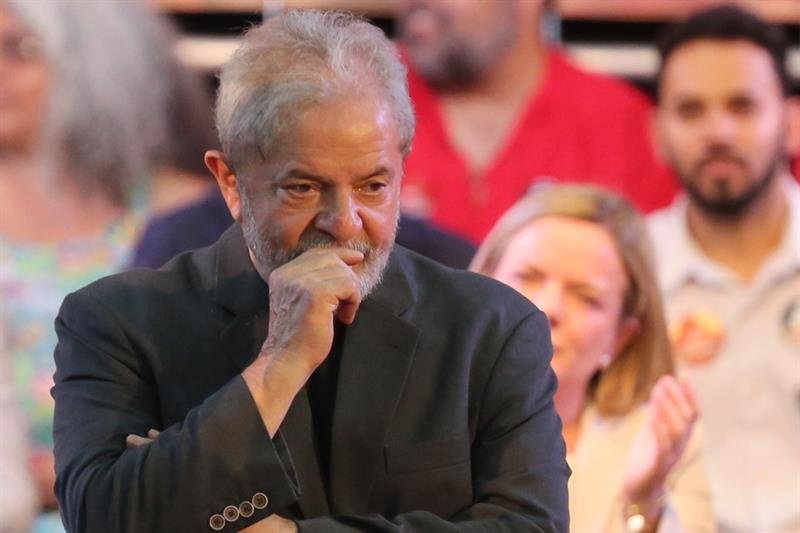 Justiça autoriza Lula a deixar prisão para ir ao velório do neto