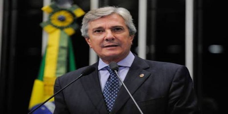 Fernando Collor oficializa candidatura a presidência   Conexão Política