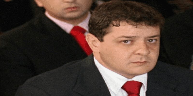 Filho de Lula é investigado por receber R$ 82 milhões da OI   Conexão Política
