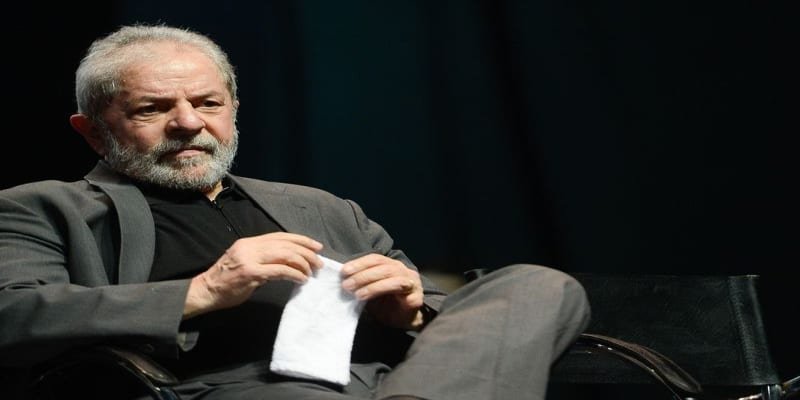 Lula ameaça novamente: "nós vamos regulamentar os meios de comunicação"   Conexão Política