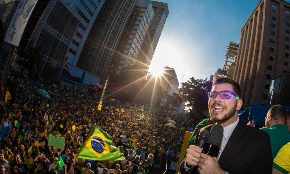 Manifestantes em São Paulo defendem reforma da Previdência e criticam Centrão e Maia   Conexão Política