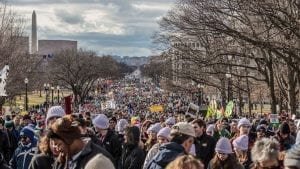 Multidão sai às ruas dos Estados Unidos contra o aborto 21