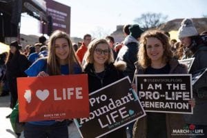 Multidão sai às ruas dos Estados Unidos contra o aborto 31