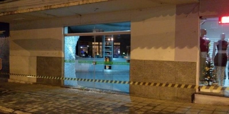 Policial Militar é morto em banco em Pompéu   Conexão Política