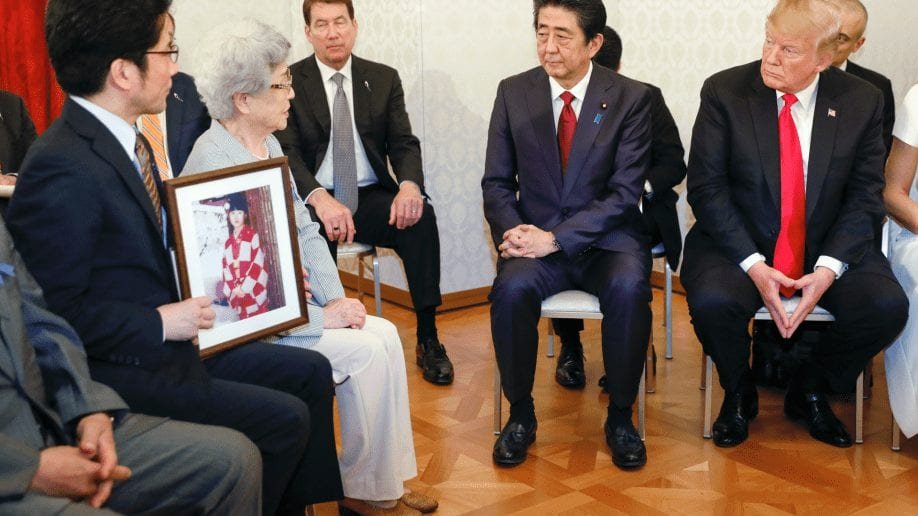 Trump visitou famílias de japoneses sequestrados pela Coreia do Norte   Conexão Política