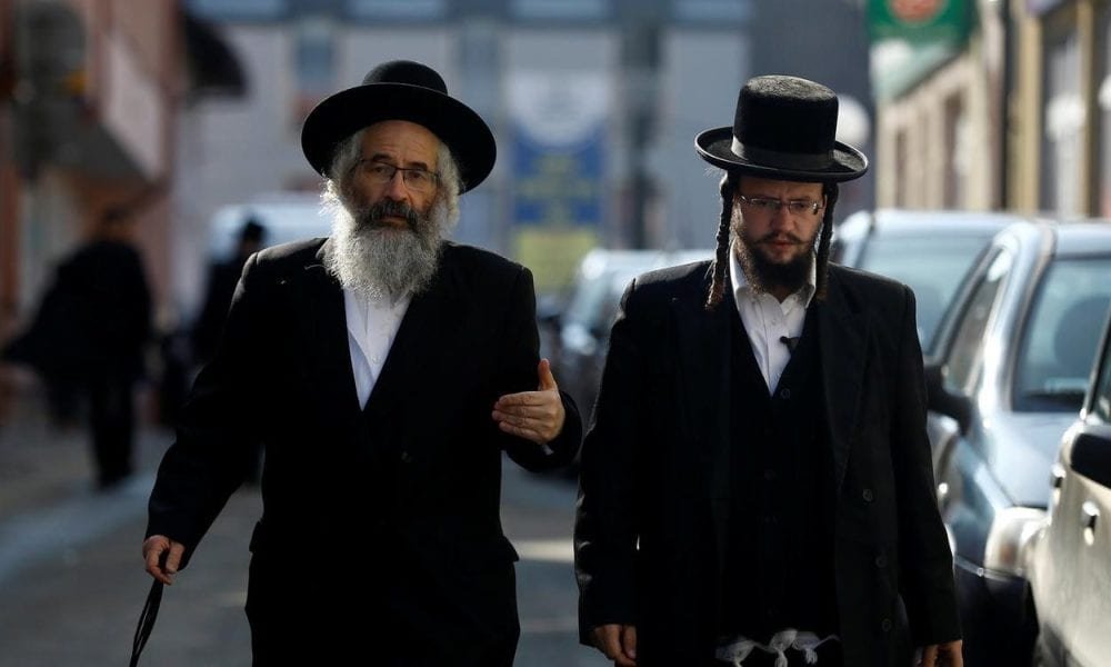 Estudo revela que jovens judeus europeus enfrentam mais antissemitismo que seus pais   Conexão Política