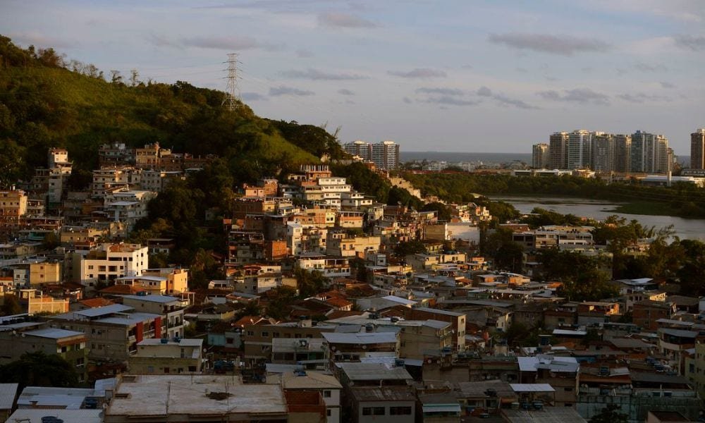 MP cumpre mandado de prisão por exploração ilegal de imóveis no Rio