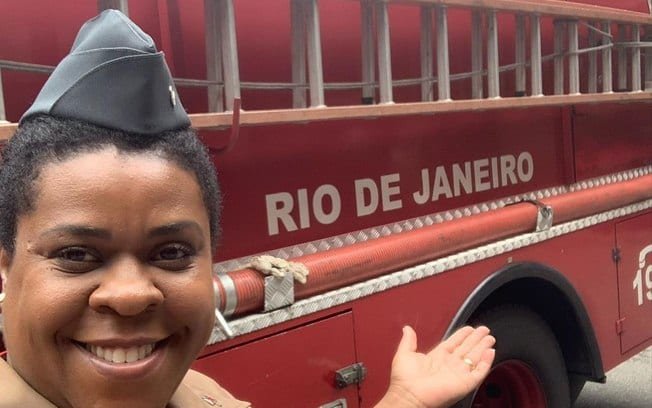Cacau Protásio em gravação no Quartel do Corpo de Bombeiros do Rio de Janeiro