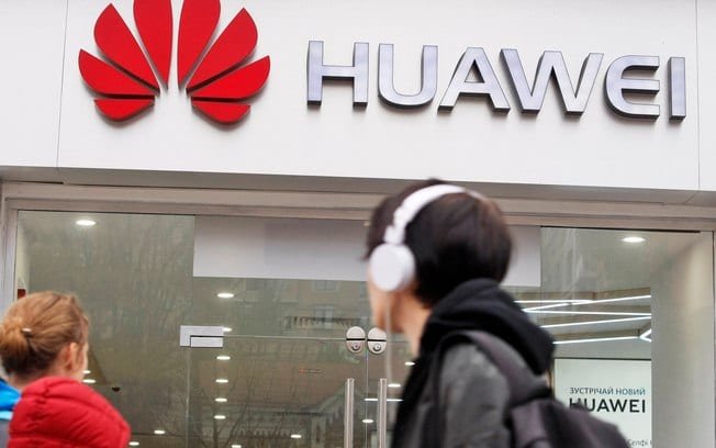 Perfil brasileiro da Huawei ofendeu a Apple nesta madrugada