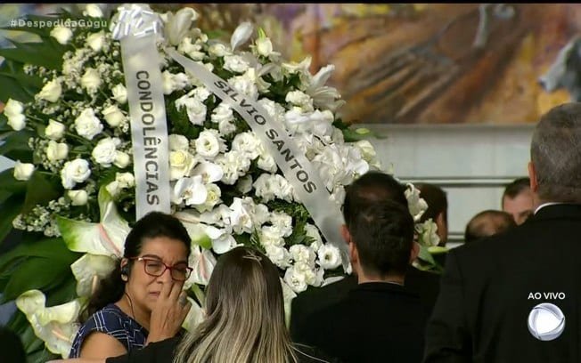 Silvio Santos mandou uma coroa de flores