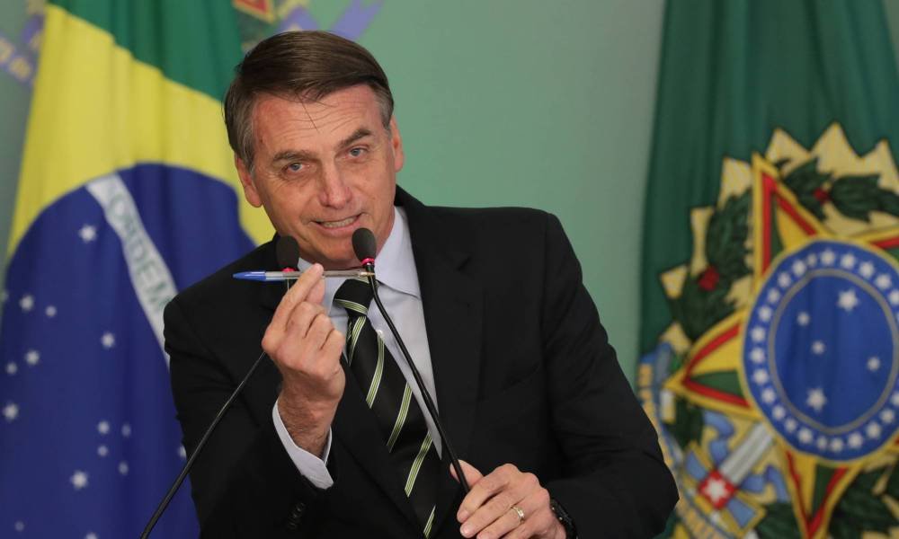 Bolsonaro sanciona socorro a estados e municípios