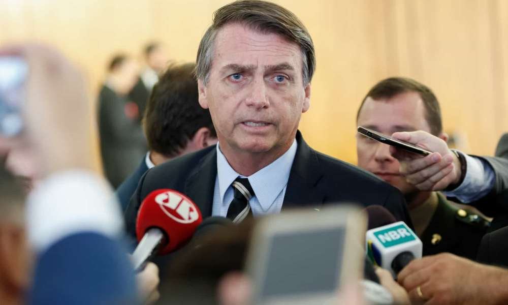 “Vai ter mais”, afirma Bolsonaro sobre operações anticorrupção