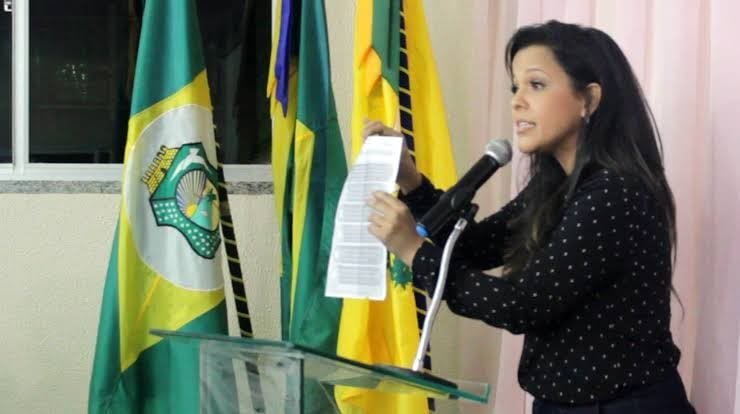 Vereadora conservadora cobra resposta da Prefeitura de Fortaleza para uso da hidroxicloroquina como protocolo de atendimento na rede de municipal de saúde
