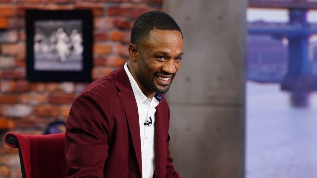 O sucesso de Domonique Foxworth na ESPN seguiu um caminho em Harvard