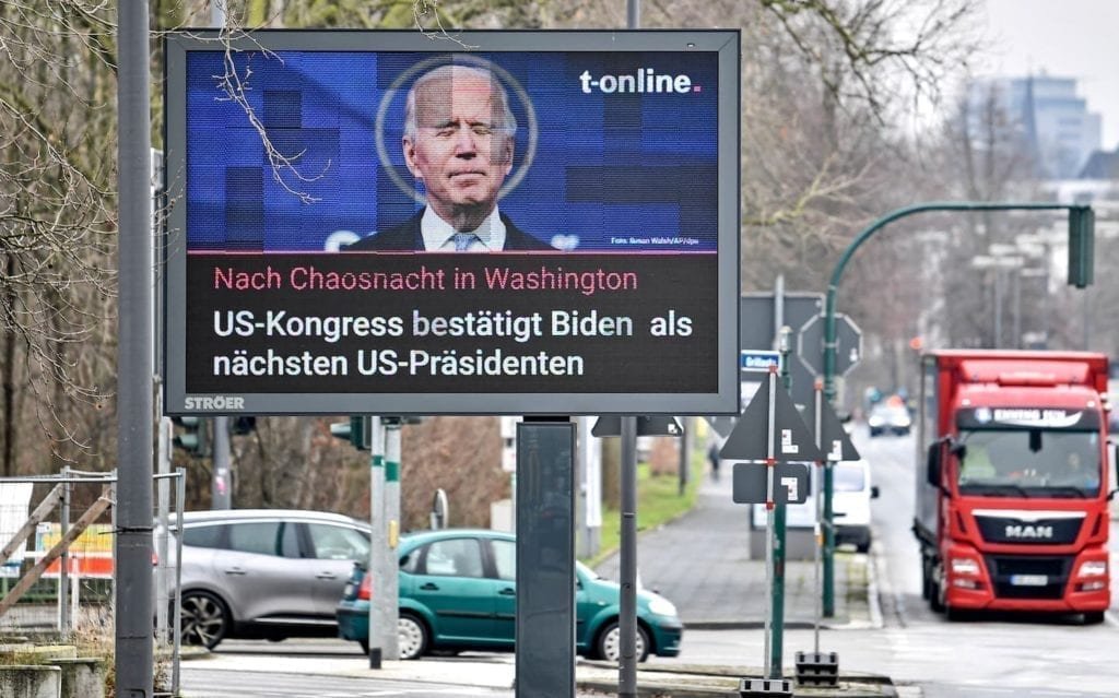 Após a impopularidade de Trump na Europa Ocidental, nova pesquisa sugere ampla aprovação de Biden