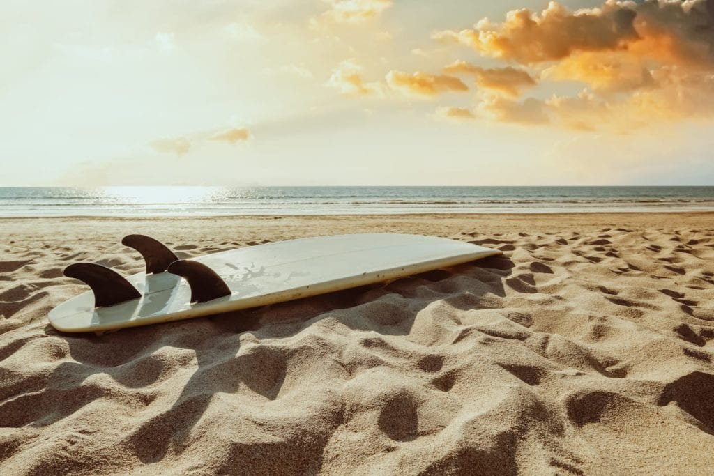 A surfista Katherine Diaz morta por um raio durante um treinamento para as Olimpíadas