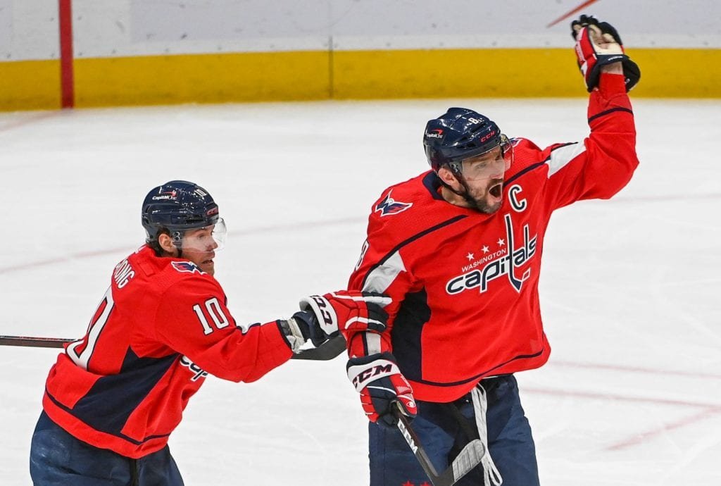 Alex Ovechkin coloca o Capitals nas costas tarde, marca duas vezes para vencer o Rangers, por 2 a 1