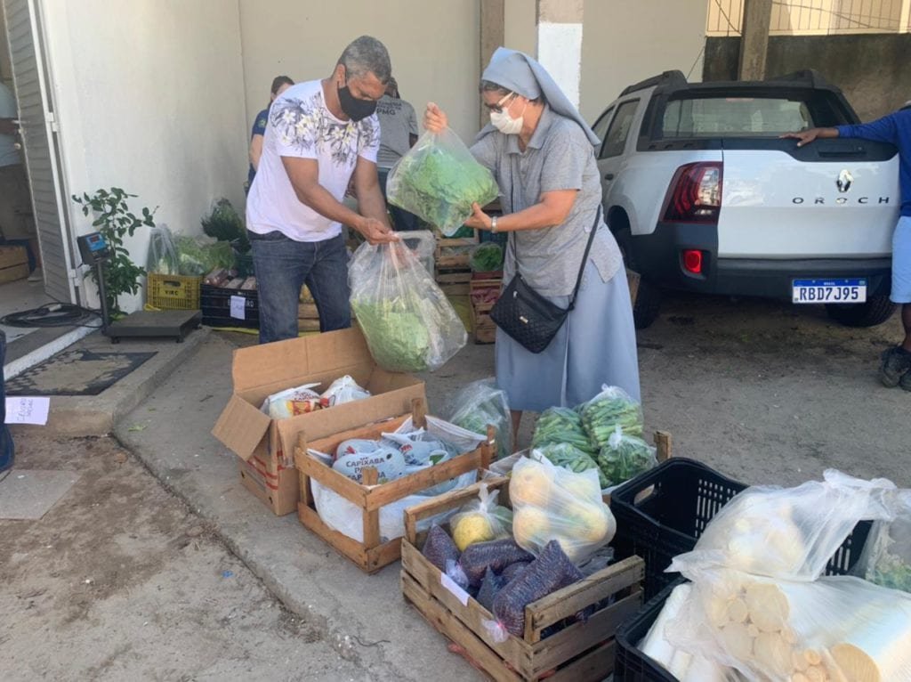 Entidades assistenciais de Guarapari recebem alimentos da agricultura familiar