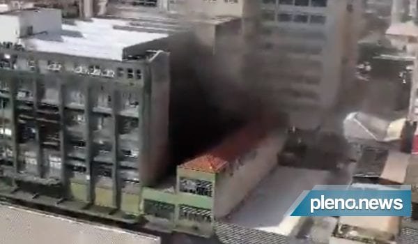 Incêndio atinge prédio da Folha de S. Paulo, no Centro de SP