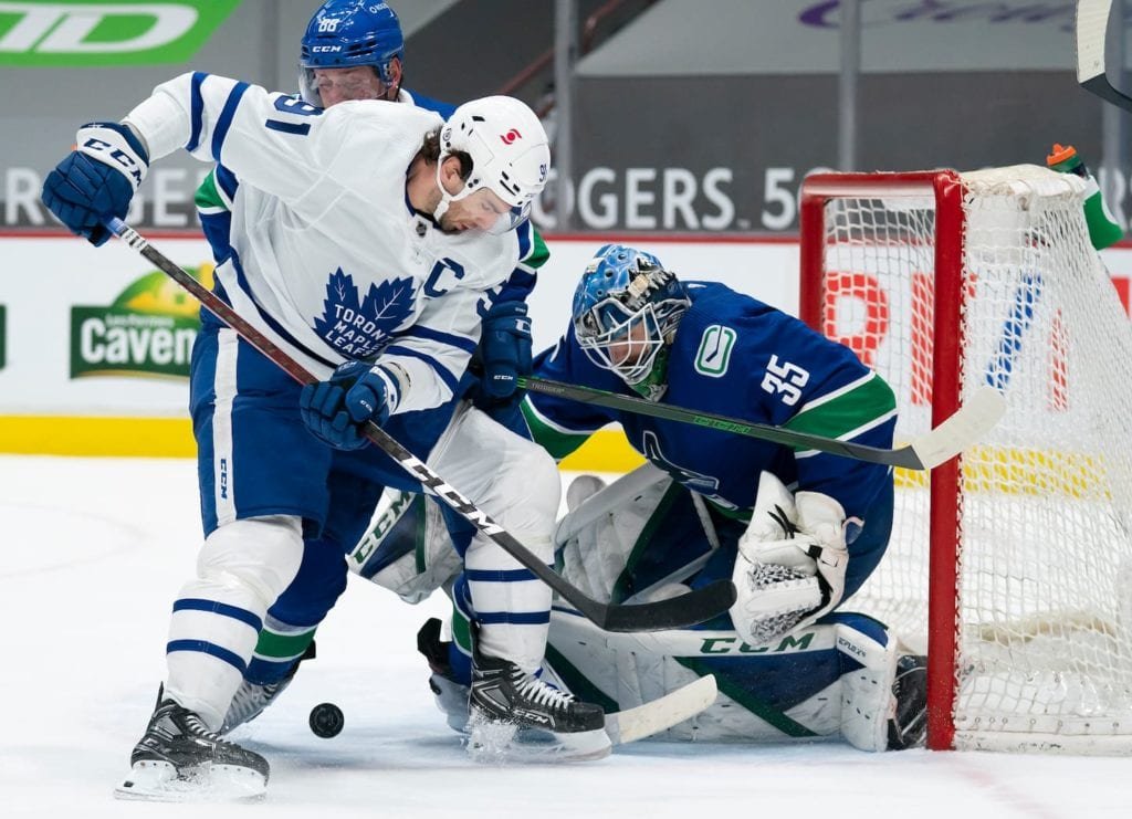 John Tavares, central do Maple Leafs, não está tendo sorte no momento