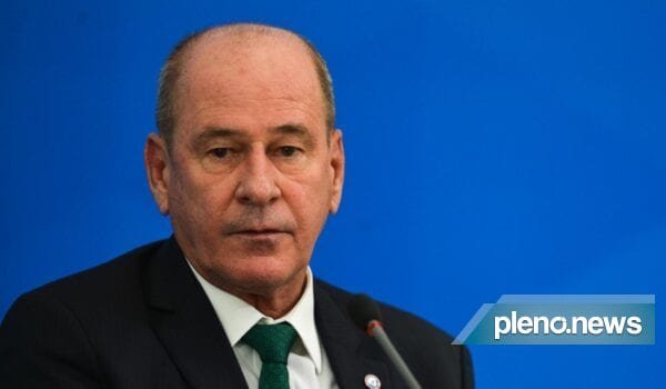 Ministro da Defesa Fernando Azevedo pede demissão