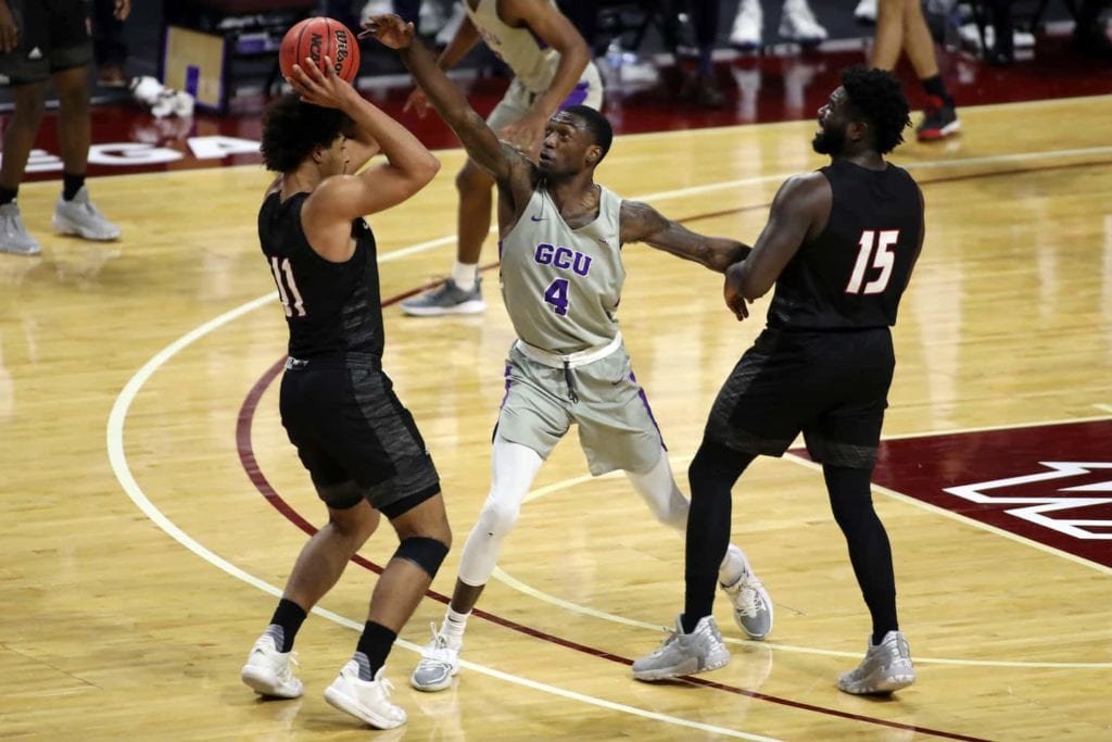 Oscar Frayer, jogador de basquete do Grand Canyon, morre em acidente de carro