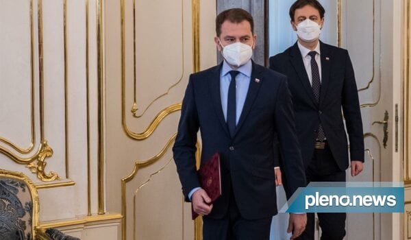 Premiê da Eslováquia é o 1º líder a cair devido à pandemia
