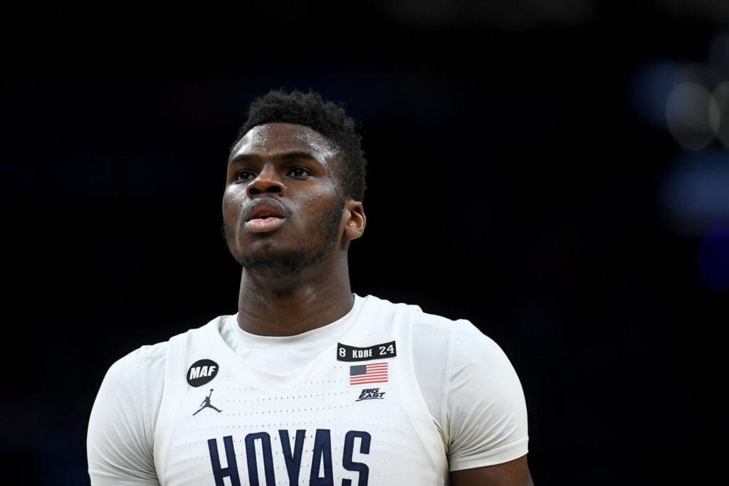 Qudus Wahab no centro de Georgetown entra no portal de transferência