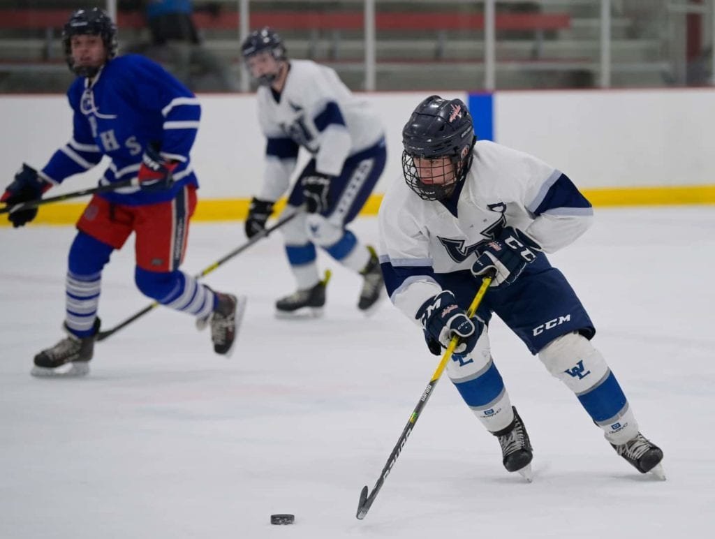 Washington-Liberty cavalga sua defesa para o segundo título da CSHL em três anos