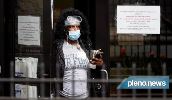 EUA relaxam recomendações de uso de máscaras para vacinados