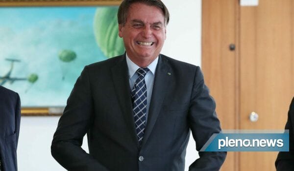 Bolsonaro sobre se vacinar: ‘Sou o último a comer no quartel’