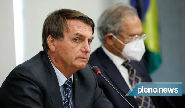 Bolsonaro desafia governadores a darem auxílio de R$ 1 mil