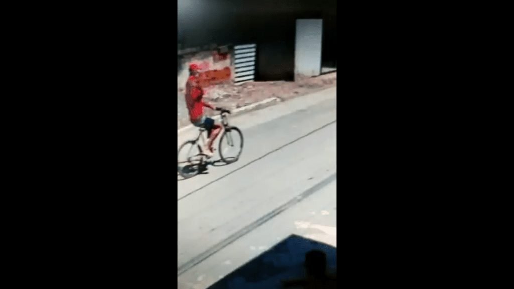 Câmera flagra assassinato de homem em rua de Marataízes