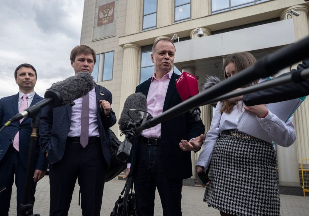 A Rússia veio atrás de Navalny, depois seu povo e organizações.  Agora, seu advogado foi preso.