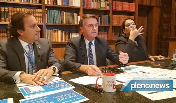 Bolsonaro volta a dizer: ‘Só Deus me tira da cadeira presidencial’