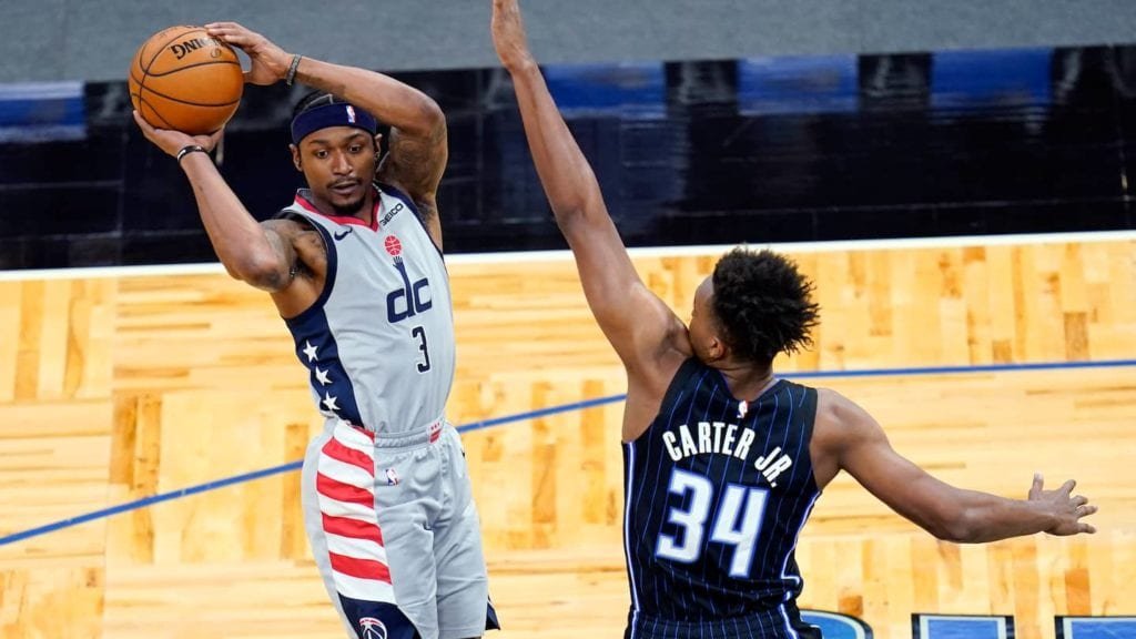 Bradley Beal retorna, e os magos com força total dominam o Magic