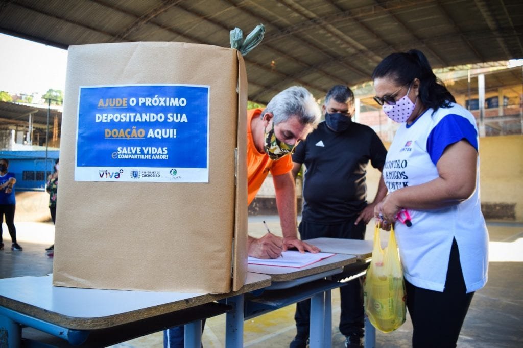 Ação solidária arrecada 300 kg de alimentos em núcleo esportivo no Santa Cecília