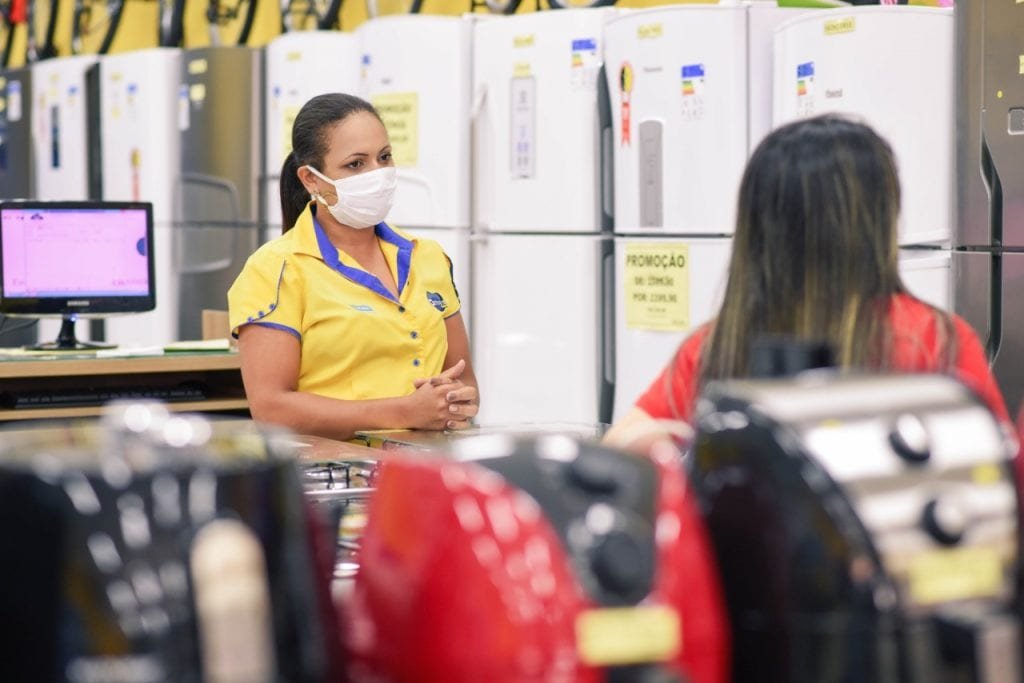 Com volta do comércio, cachoeirenses devem ter atenção no uso de máscara