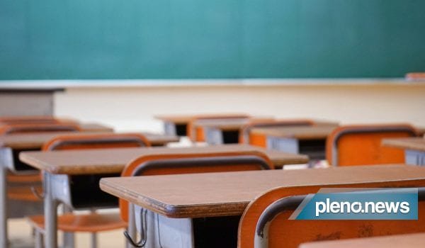 Câmara aprova urgência de PL que torna educação essencial