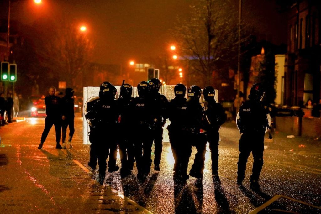 Dias de violência na Irlanda do Norte atribuídos em parte ao Brexit