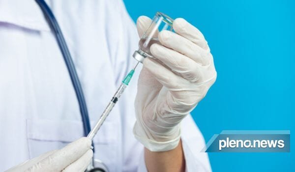 Vacinados contra a Covid-19 no Brasil chegam a 18,8 milhões