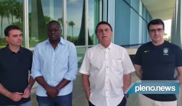 Em vídeo, Bolsonaro agradece Rússia por libertar brasileiro