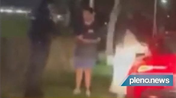 Vídeo: Policial flagra esposa com o amante ao parar carro em blitz