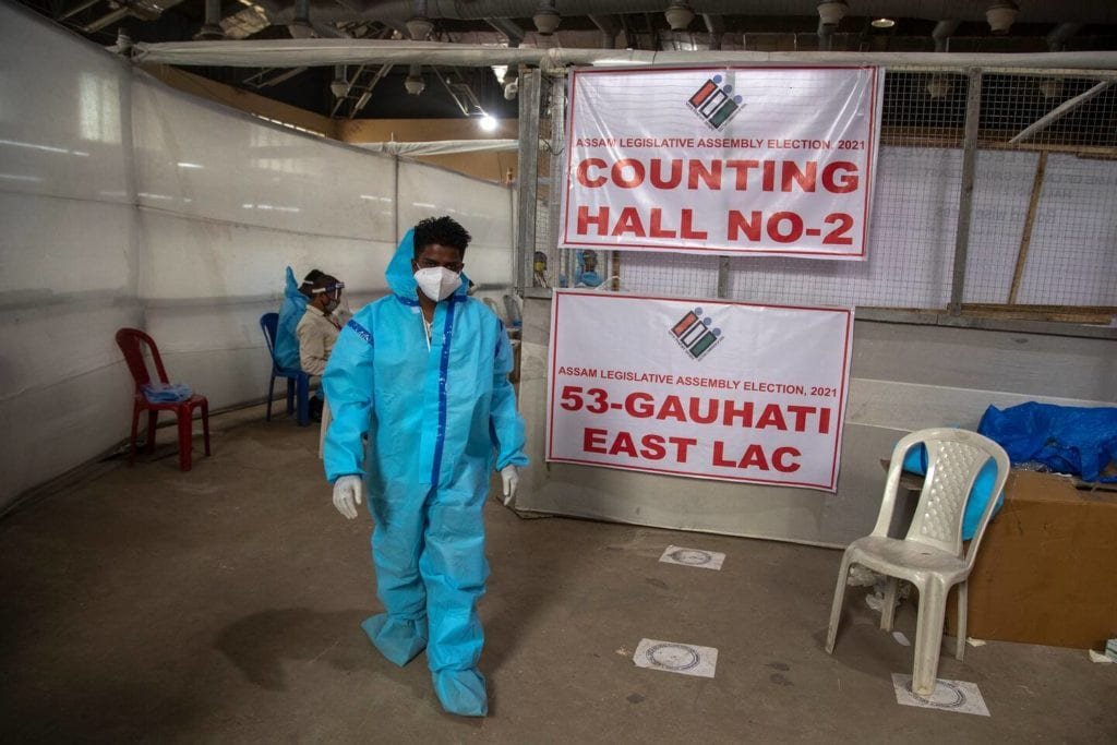 Índia anuncia novo recorde de mortes por coronavírus