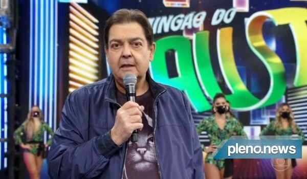 Multa com Globo proíbe Faustão de assumir domingos da Band