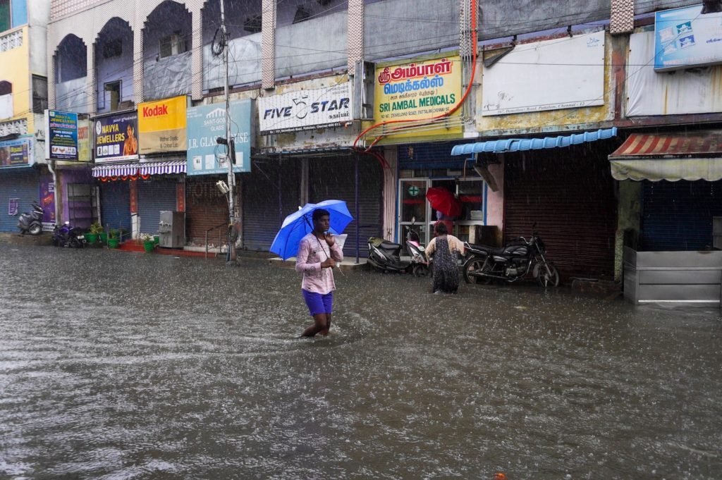 Fortes chuvas no sul da Índia matam 14 pessoas e inundam Chennai