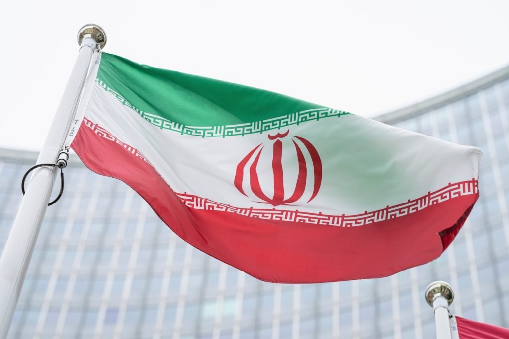 Irã ataca linha dura com a retomada das negociações sobre o acordo nuclear